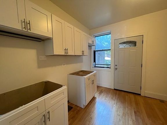 3rd image of 4435 N Winchester Ave #A