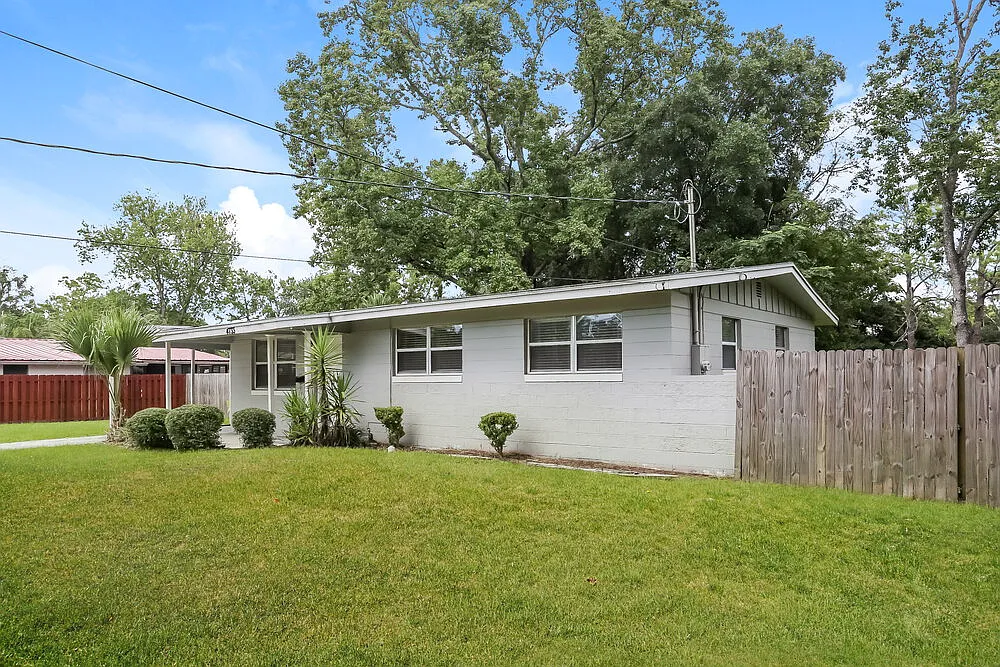 3 bed, 2.0 bath, 1260 sqft, $1,690 — Photo 3