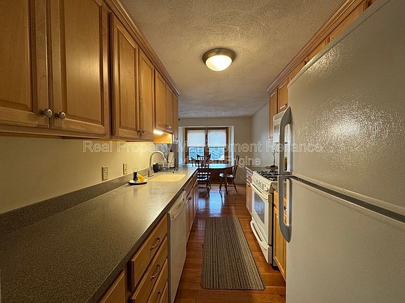 4th image of 38 Kimball Ave Unit 14