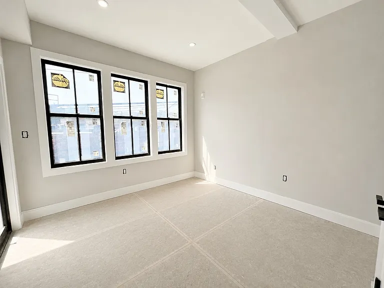 32B Orkney Rd — Photo 3
