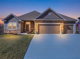 10212 N Corrington Ave, Kansas City, MO 64156