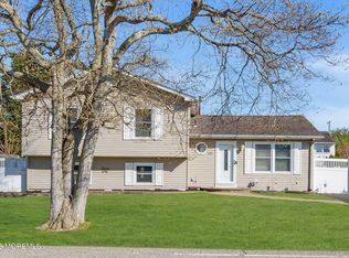 1233 Pacific Avenue, Beachwood, NJ