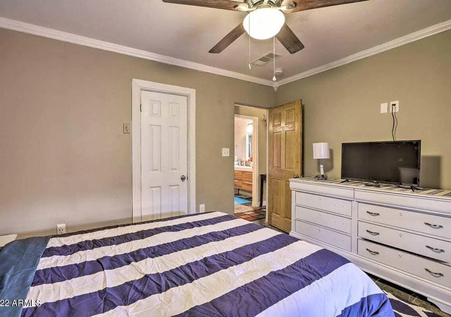 15th Ave. & Osborn Rd 2 Bedroom! — Photo 4