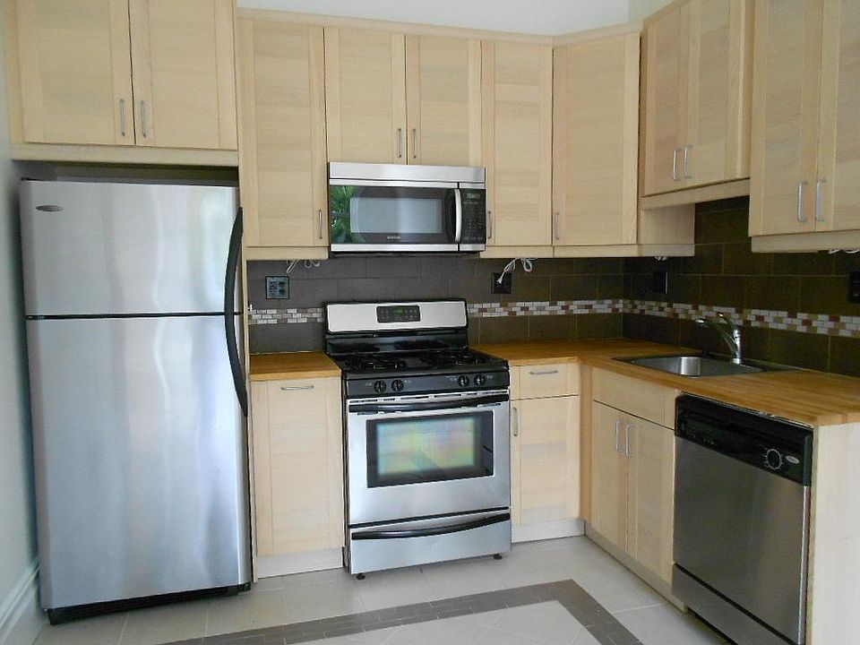 1st image of 636 Baker St