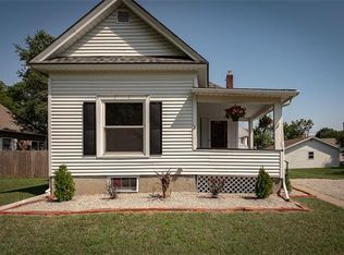 627 S Maple St, Ottawa, KS 66067