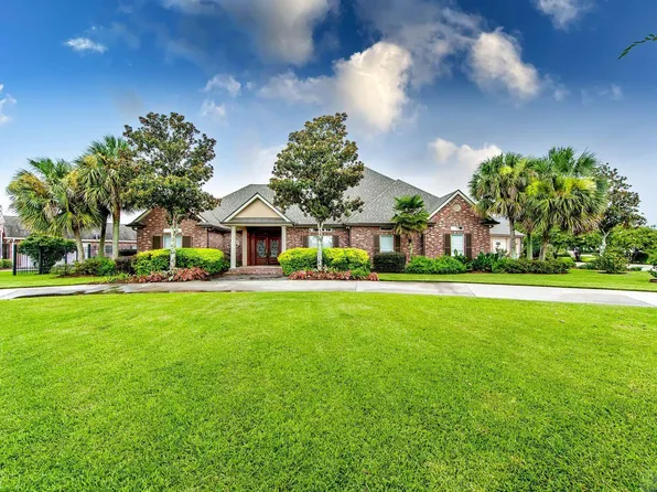 111 Winter Quarters Dr, Houma, LA 70360