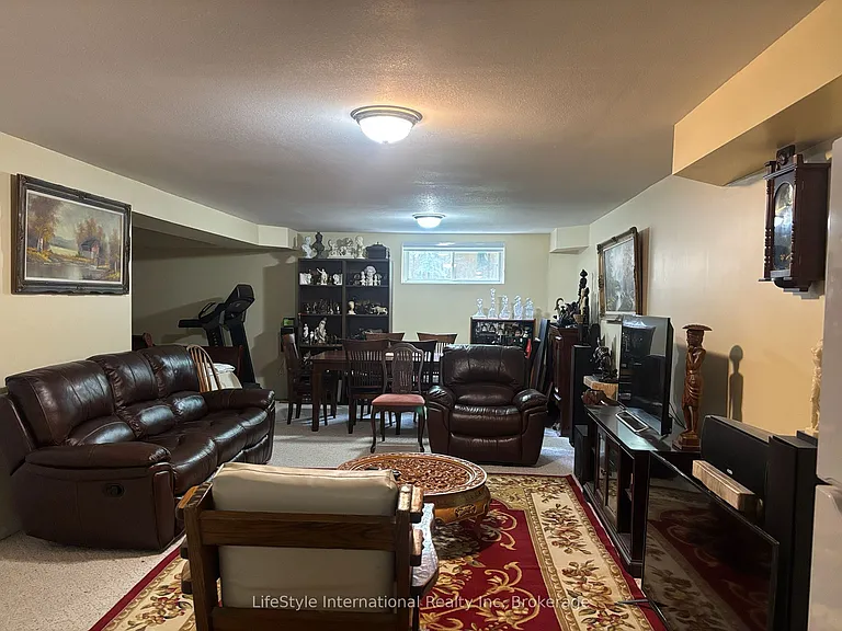 41 Camm Cres — Photo 20
