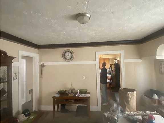 3rd image of 3258 E 139th St