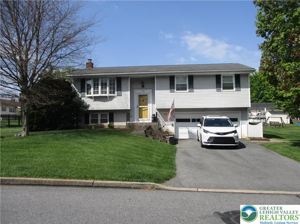 132 N 7th St, Tatamy, PA 18085