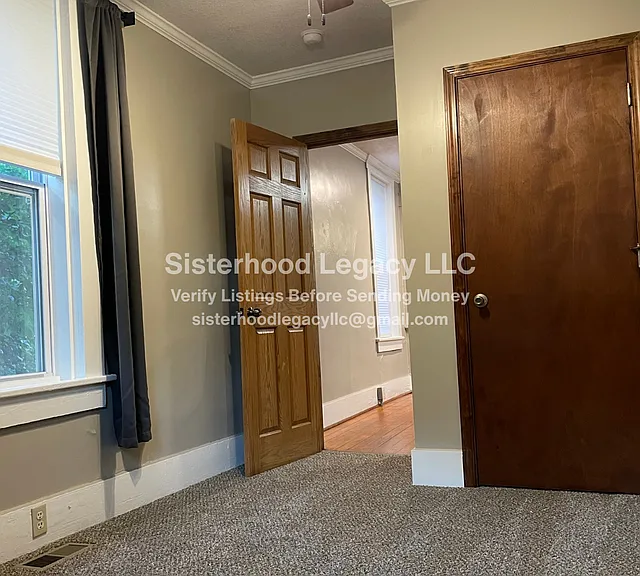 838 S Oak St — Photo 15