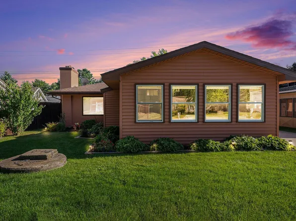6402 Brookside Dr, Deckerville, MI 48427