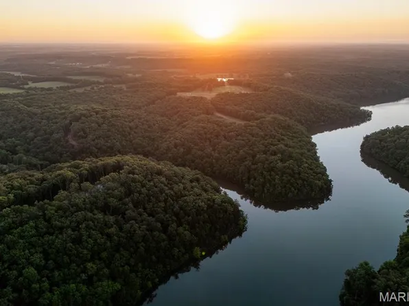 22 Sunset Ct, Defiance, MO 63341