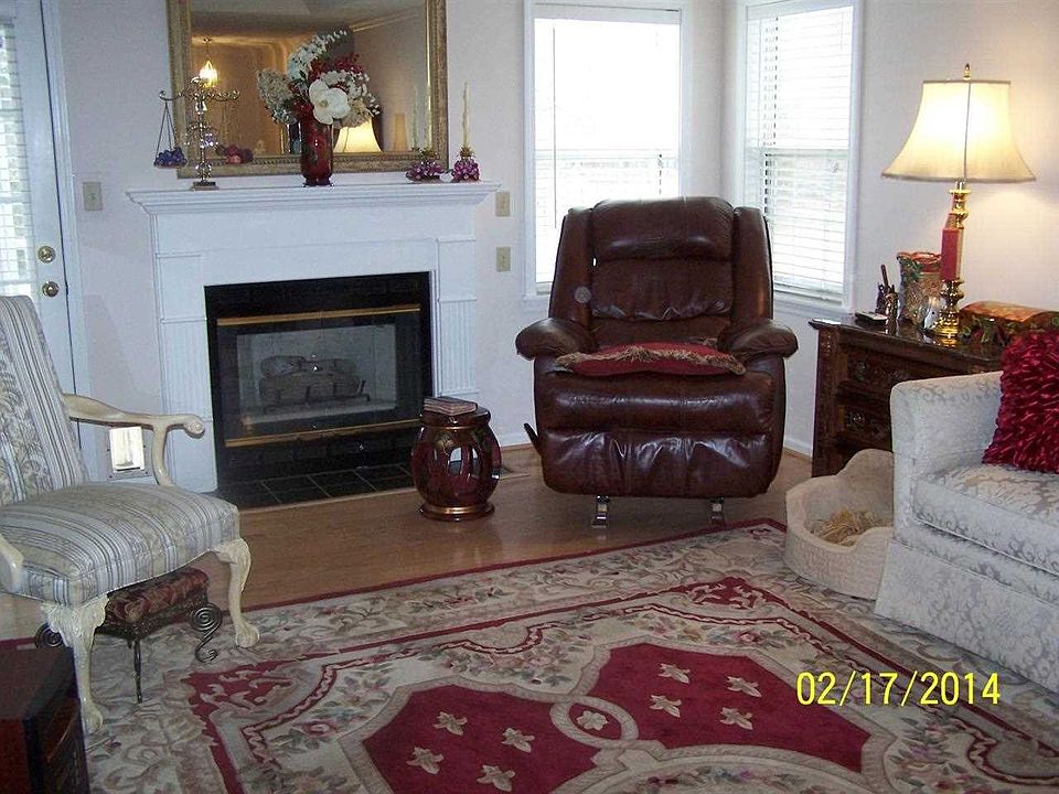 1st image of 210 Doral Ct