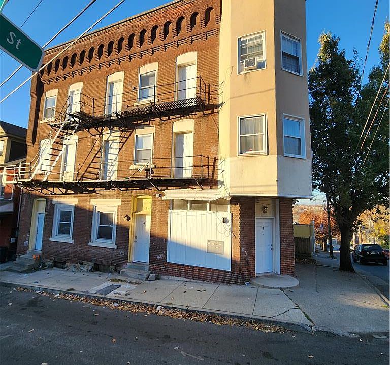 1st image of 1039 Mechanic St #9
