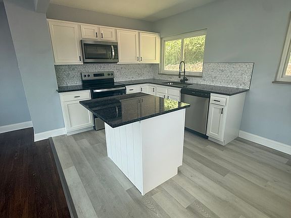 4th image of 914 Park Dr