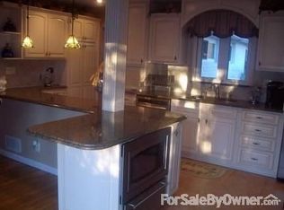 20 Joyce Rd, Plainview, NY 11803