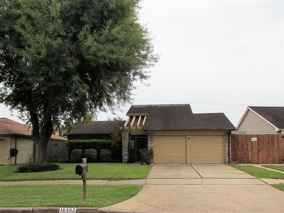 1st image of 16307 La Luna Dr