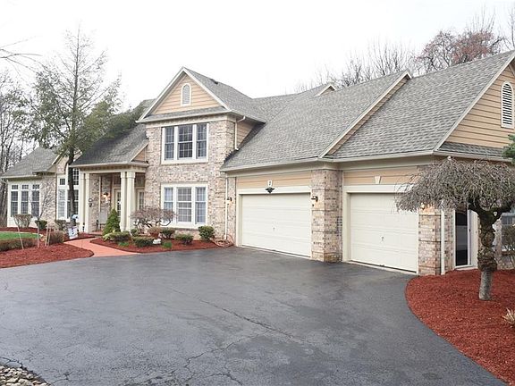 2nd image of 7 Vineyard Hl