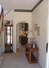 4th image of 724 Clinton Pl