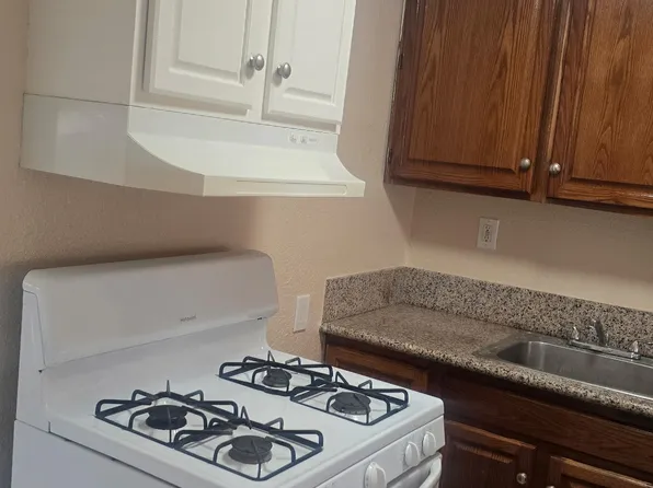 827 Spencer Ave, Modesto, CA 95351