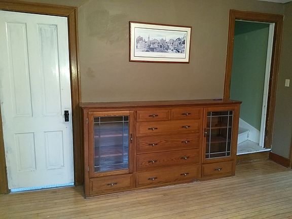 4th image of W57N524 Hilbert Ave