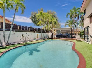 1000 NE 204th Ln #D, Miami, FL 33179