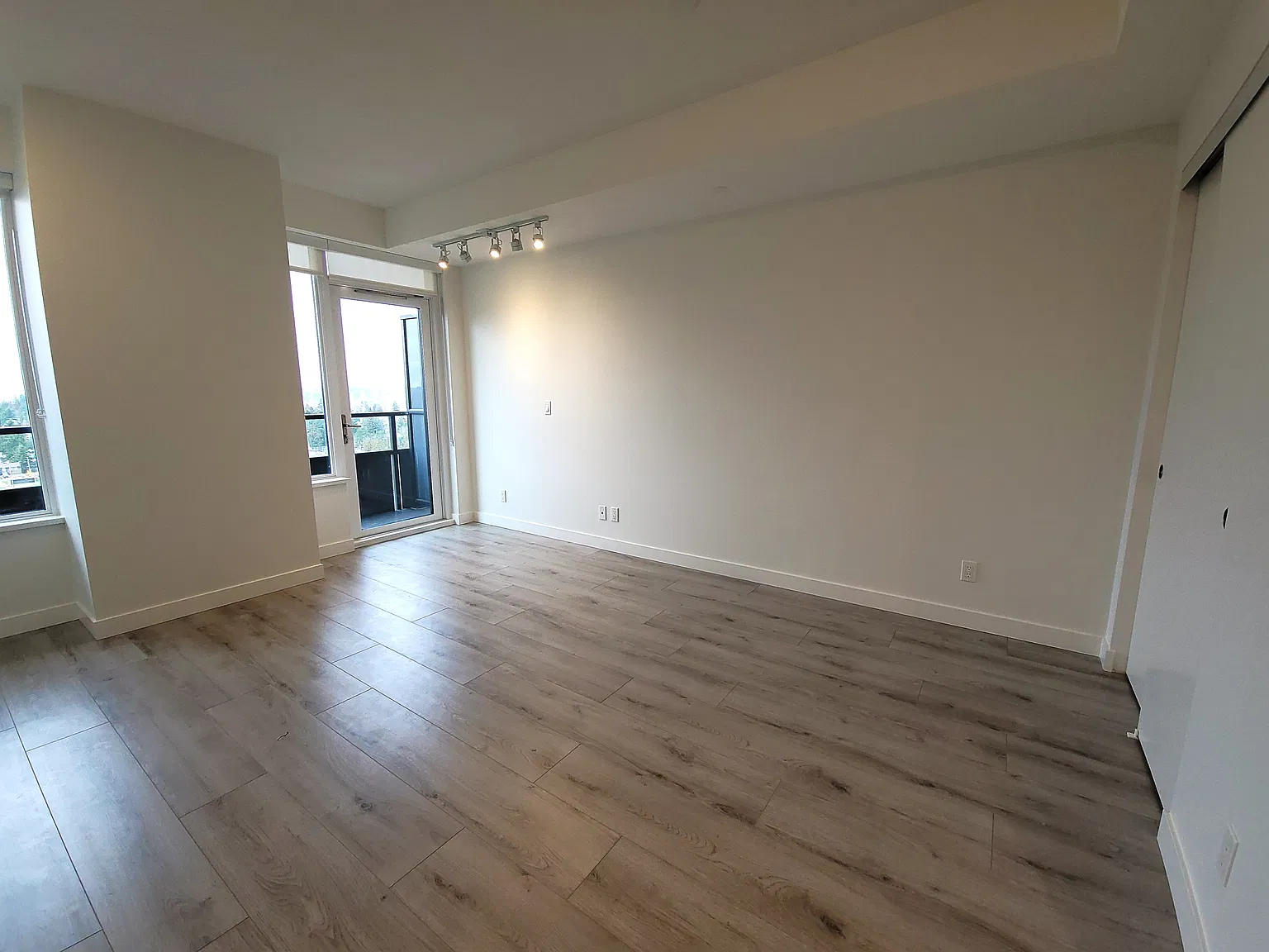 Studio, 390 sqft, $1,500 — Photo 3
