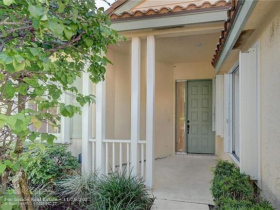 4th image of 3034 SE Brierwood Pl