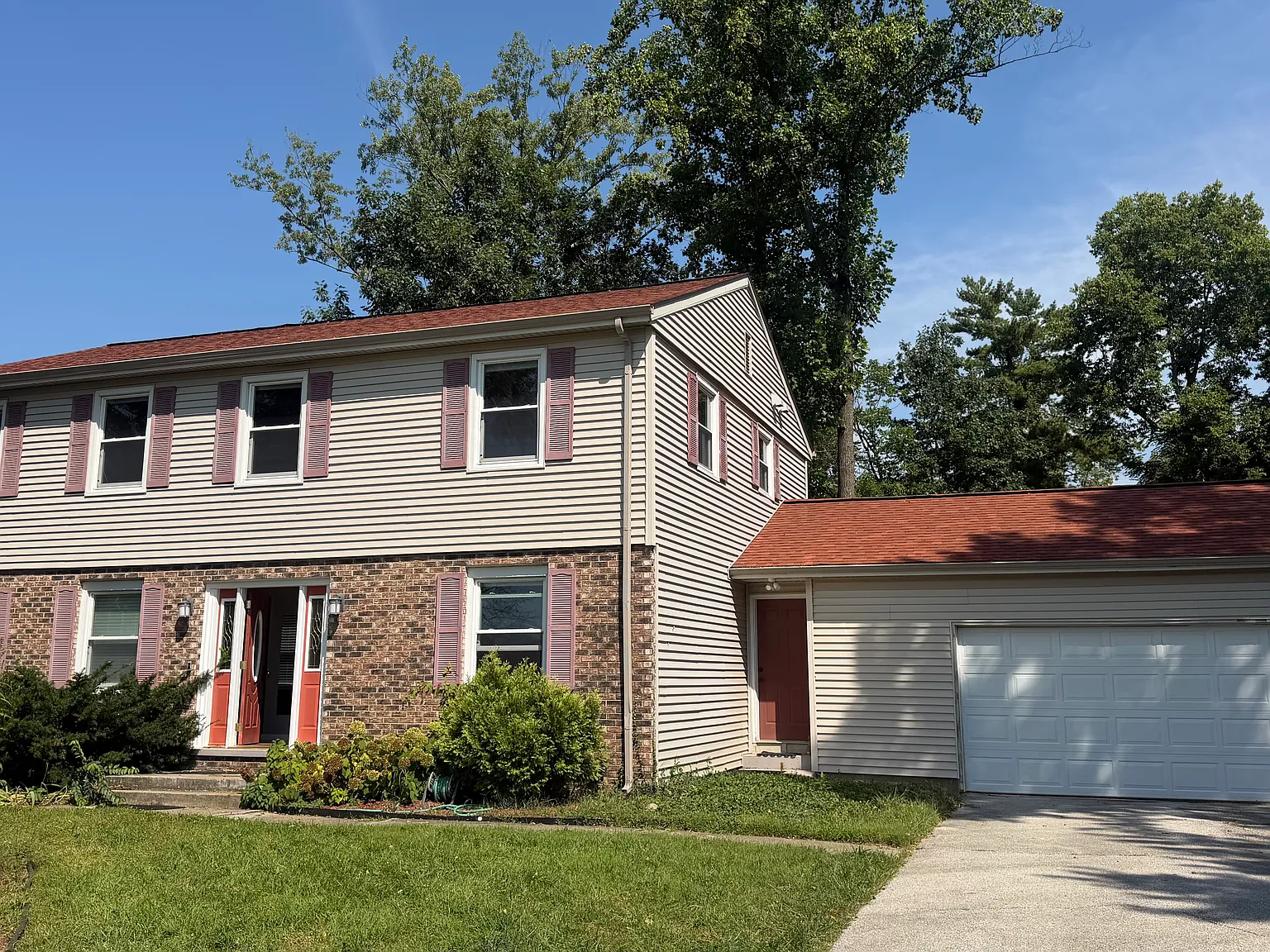 4 bed, 2.5 bath, 2352 sqft, $3,350 — Photo 1