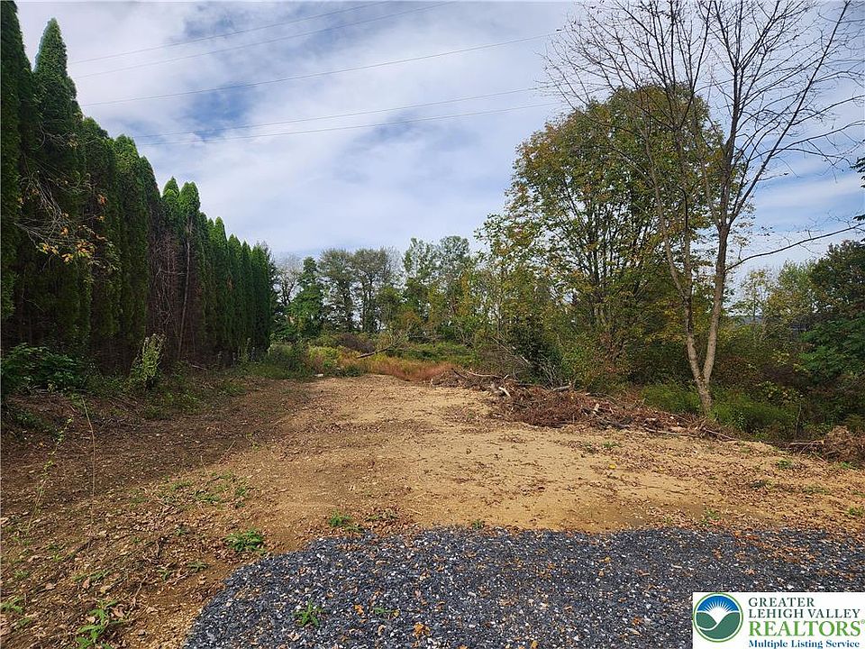 2nd image of 791 Point Phillips Rd