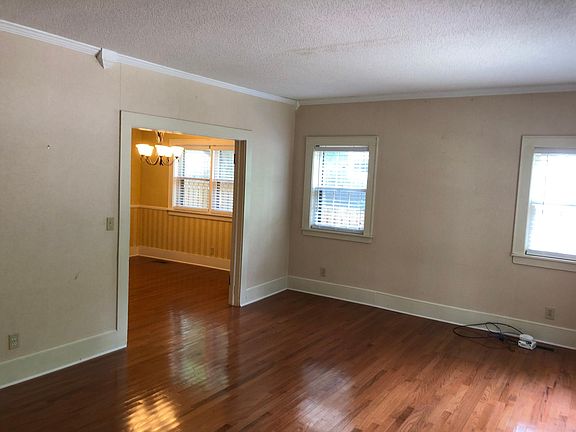4th image of 107 N 14th St