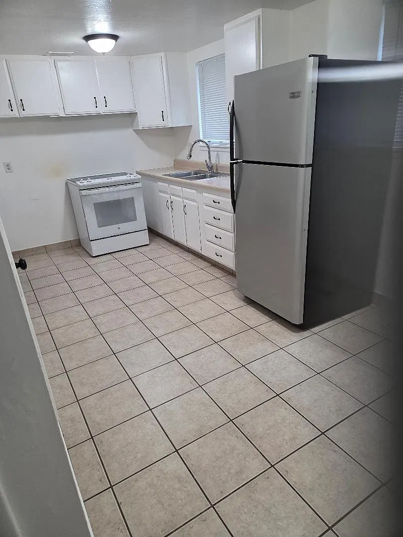 1792 S 200 W — Photo 2
