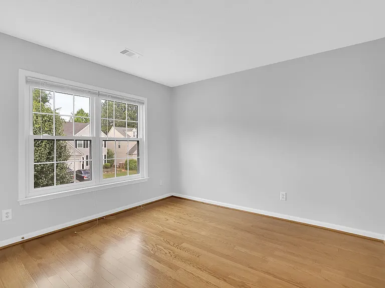 440 Chippenham Ct — Photo 25