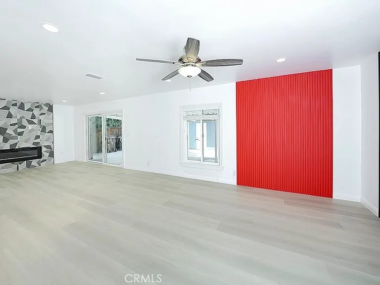 2149 Victoria Dr — Photo 5