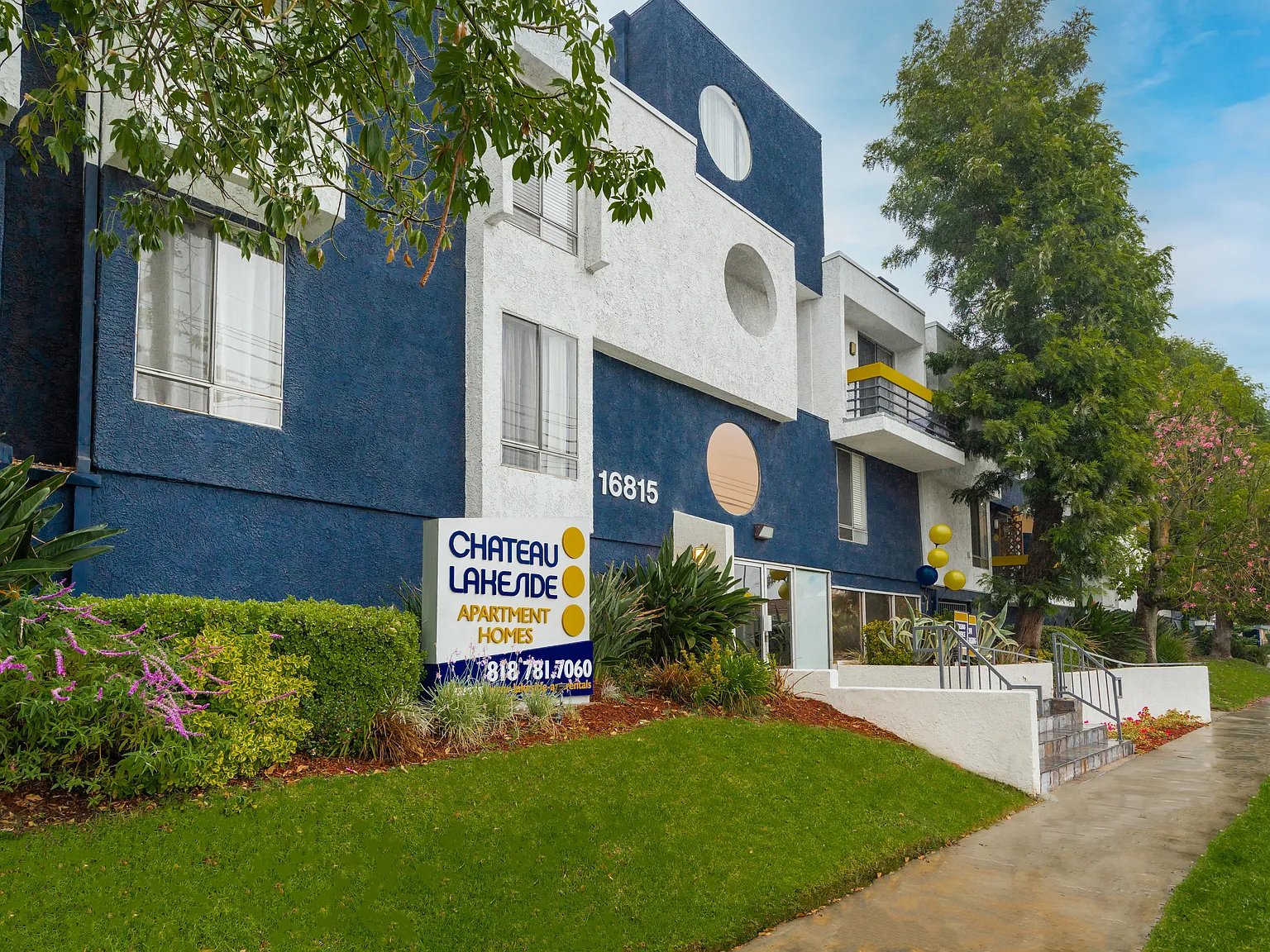 Chateau Lakeside Apartments — Photo 2