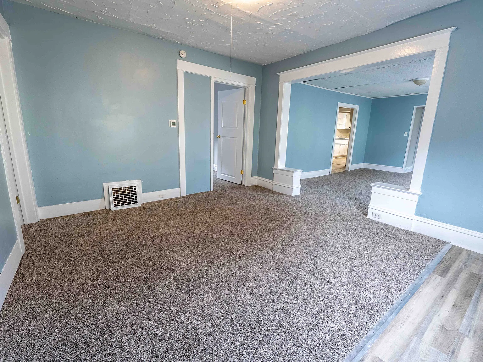 3 bed, 1000 sqft, $1,675 — Photo 4