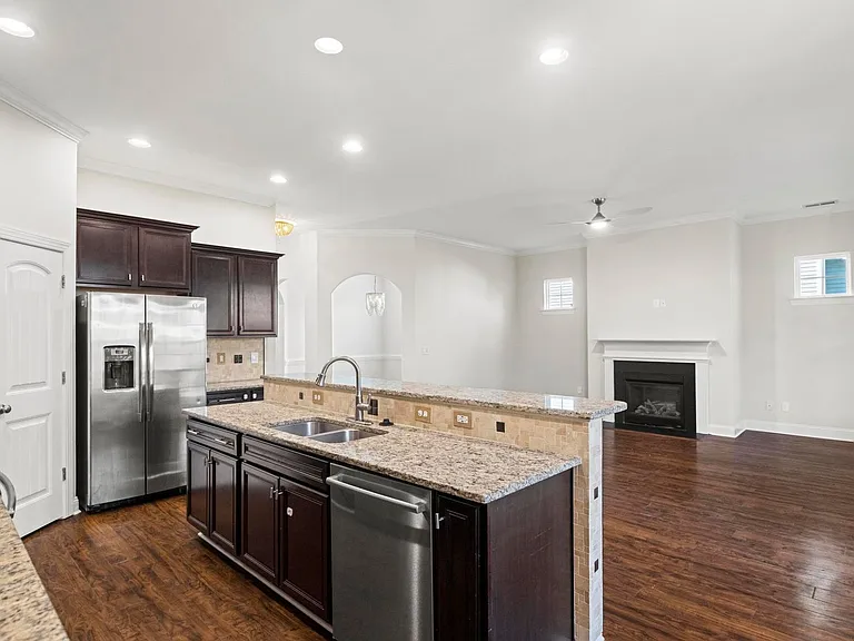 206 Willow Ridge Dr — Photo 12