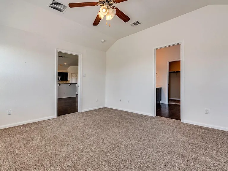 237 Goddard — Photo 18