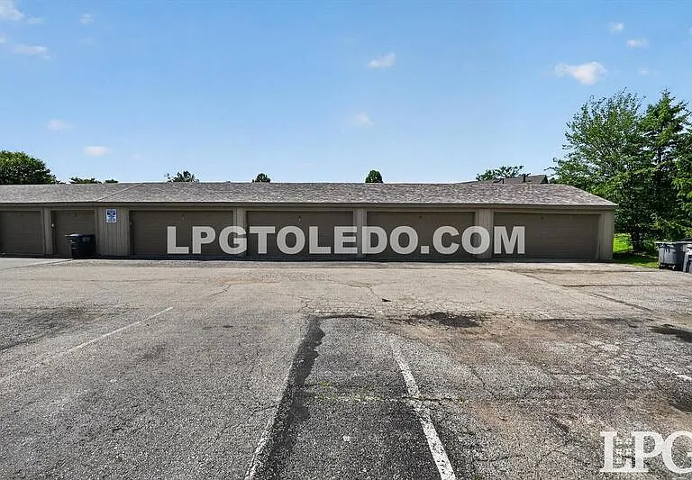 811 Hilltop Ln #201 — Photo 25