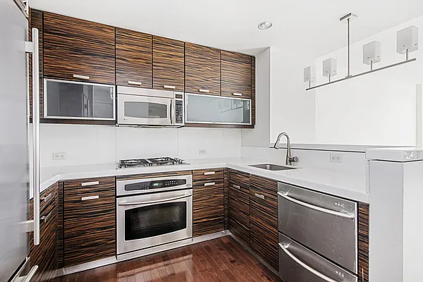 Sold by Compass | media 20