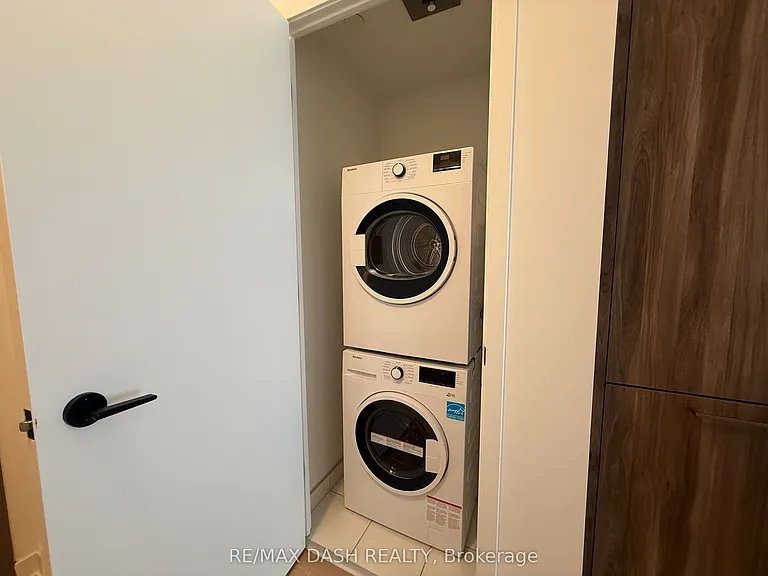 628 Church St #4402 — Photo 11