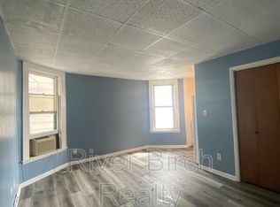 909 S 8th St APT 4, Springfield, IL 62703