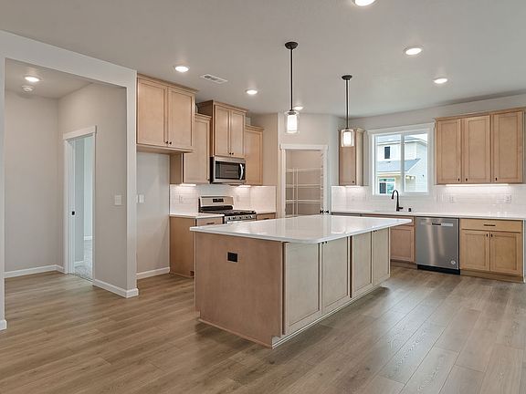 3rd image of 7795 Cardinal Peak St