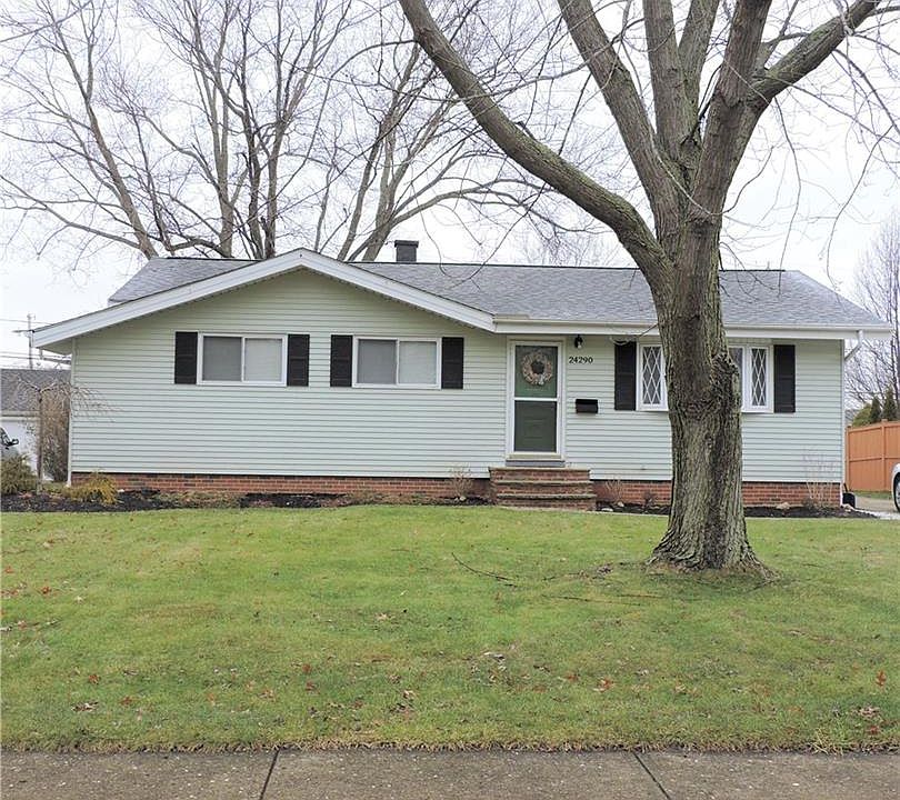 1st image of 24290 Woodmere Dr