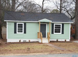 402 Gwendolyn Ave NW, Huntsville, AL 35811