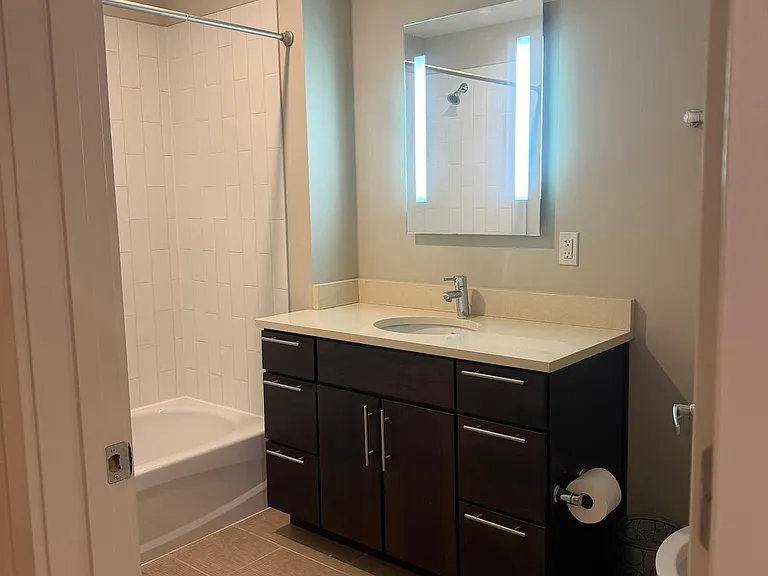 1320 Fenwick Ln #700 — Photo 26
