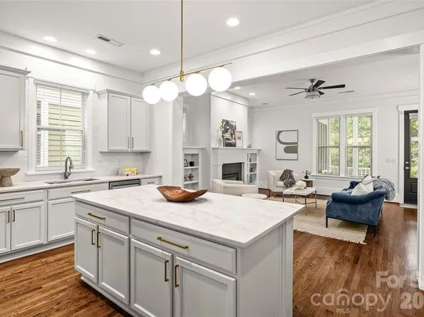 1431 Tippah Park Ct, Charlotte, NC 28205