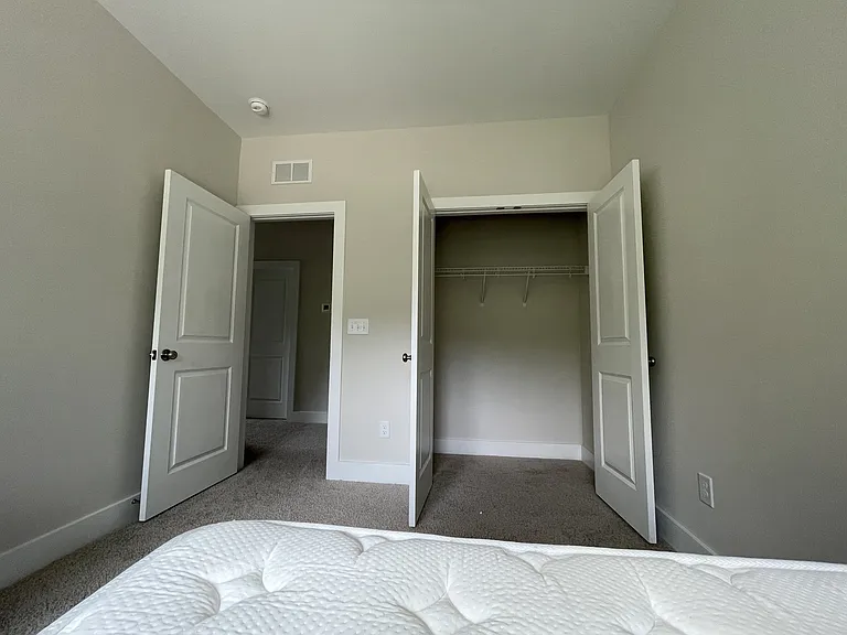 106 N Benjamine St — Photo 28