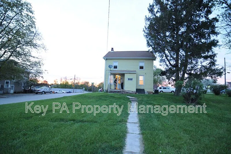 3 bed, 2.0 bath, $1,650 — Photo 3