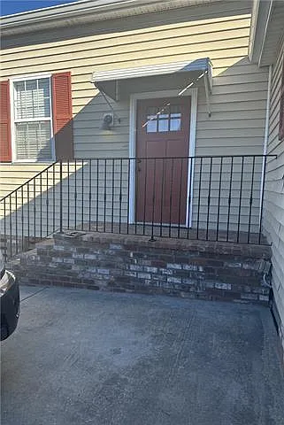 3 bed, 1.0 bath, 1227 sqft, $1,850 — Photo 4
